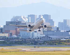 写真：大阪国際空港(伊丹空港)