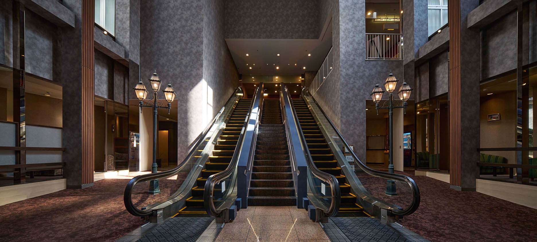 写真：エントランスエレベーター